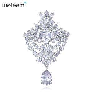 Pins Brooches LUOTEEMI Luxury Brooch Bouquet for Bride Clear Flower Shape Cubic Zircon Wedding Bridal Dress Accessories Christmas Gifts 231202
