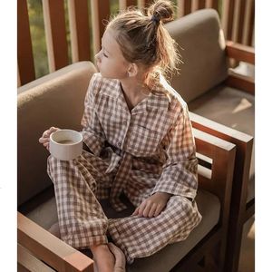 Pijamas bonitos para meninas com gola aberta, conjuntos de pijama xadrez marrom. Conjunto de pijamas infantis vintage para crianças, roupa de dormir. Roupas infantis 231202