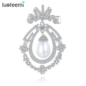 Pins Broschen LUOTEEMI Shine Cubic Zirconia Einzigartiges Design Brosche Luxus Ovale Form Simulierte Perle Pin für Frau Braut Verlobungszubehör 231202