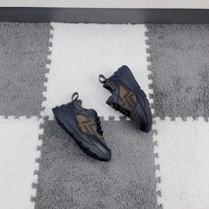 Run Shoe Luxury Rahat Yüksek Kaliteli Eğitmen Logosu Açık F Marka Kadın Erkekler Rubber Bebek Tenis Futbol Boy Eğitim Ayakkabıları Kız Tasarımcısı Yaz Kid Sneaker Bahar