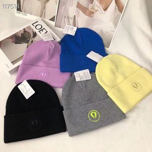 New luluns knitted hats for women designer Beanie cap Outdoor sports windproof classic warm hats for men