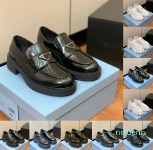 designerskie buty sukienki kobiety swobodny monolith Trójkąt logo czarne skórzane buty Zwiększ platformę trampki