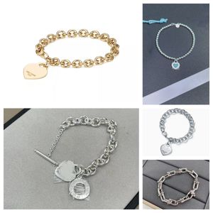 Novo designer de modaLove Heart Charm Pulseira para mulheres adolescentes meninas presente romântico prata / rosa / banhado a ouro 18k OT fecho pulseiras joias para presente de Natal