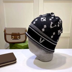 Chapéu de presente do alfabeto gorro versátil inverno designer temperamento malhas malha quente carta design presente de natal chapéu du