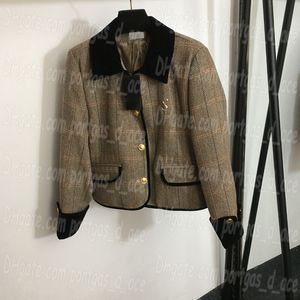 Croped Women Jacket Coat Charm Pin Design Woman Jackets Spring Luxury Designer Lång ärm Eleganta jackor