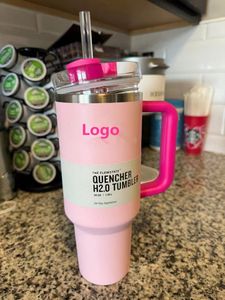 US Stock Pink Flamingo Tumbler Quenching Agent H2.0 Replika med logotyp 40oz rostfritt stålkopphandtag Lock och halm Second Generation Car Cup Water Bottle 1204