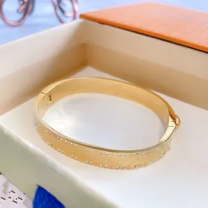 Designer Bracelet Titanium Steel Water Diamond 18K Gold Women's Bracelet, Versatile for Daily Use