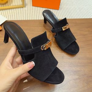 Summer Girl Sandals Designer fashionabla och sexiga höga klackar tofflor Vackra öppet toed Sheep King Suede Women Shoes