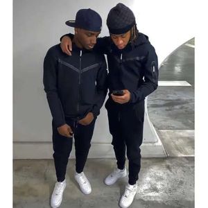 Tracksuits 2023 Men's Sports Suit Cotton Brand Tech Fleece Godkvalitet Hoodie Manlig träningskläder Sweatshirt Set Sweatpants Supermers 688SS