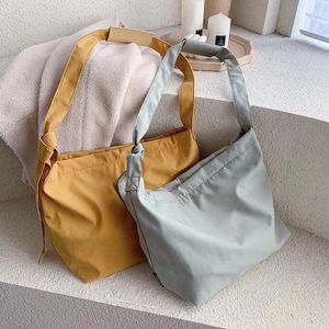 Evening Bags 2023 Winter Women Women's Messenger Canvas Bag Korean Style Ladies One-shoulder Art Lazy Commuter Handbags