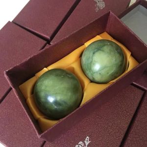 Dropshipping Green Jade Natural Stone Massage Ball 50mm träning Meditation Stress Relief RSI Handball Fitness Gym Ball Health Care LL