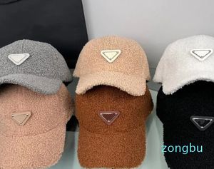 Cappello invernale di design Berretto da baseball in lana di lusso per donna Uomo Berretti da baseball in pelliccia sintetica con lettere