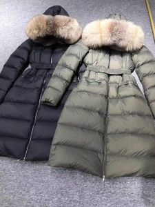 女性のデザイナージャケットウィンターダウンジャケットレディースコート冬冬の新しい厚い本物の毛皮の襟フード付きホワイトダックコートコートウエストコットンジャケットビッグポックZ6