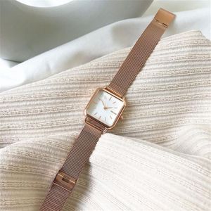 Kvinnor Fashion Square klockor minimalistisk design Ladies Quartz WRSitwatches Ulzzang Gold Silver Rostfritt stål Mesh Strap Clock 2202129