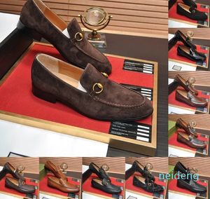 Modello Top Quality Uomo Designer Mocassini Scarpe Original Wedding Paty Scarpe eleganti di lusso Mocassini eleganti classici in vera pelle Punta tonda Scarpe da ufficio