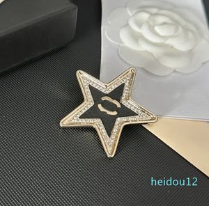 Double Letter Pins Brooches Women Star Crysatl Pearl Rhinestone Cape Buckle Brooch Suit Pin Wedding Party Jewerlry Accessories Gift