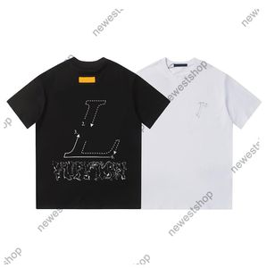 24SSヨーロッパサマーメンズTシャツデザイナーTシャツラグジュアリーメンラウンドネックビッグレタープリントTシャツマンブラックホワイトアローカジュアルコットンティー