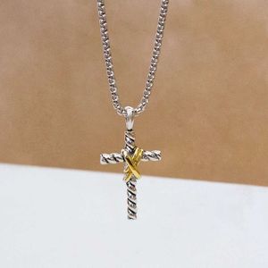 Halsband Dy Luxury Designer TwistedFashion JewelryDavid's Cross Double X Button Line Pendant Classic