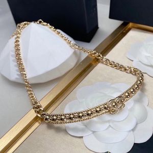 Designer Colar Pingente Banhado A Ouro Titânio Aço Marca Carta Moda Mens Mulheres Chunky Link Chains Gargantilha Cristal Pérola Colar Jóias Presente