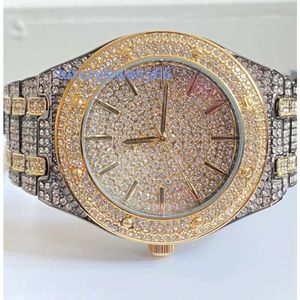 有名なブランドリアルモイサナイトウォッチVVS1 for Luxury Hip Hop Mens Watches Jewelry Partyを中国メーカーから着ています