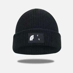 Beanie Chapéu de Inverno Mulheres Presente Homens Duplo Designers S Bonnet Camada Bonnet Moda Cap Todos os Dias Casual Versátil Eye Catching Clássico Preto e Whi