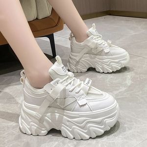 Height Increasing Shoes Hidden Heels White Chunky Sneakers Women Breathable Lace Up High Platform Shoes Woman Autumn Non-Slip Thick Bottom Sneakers 231204