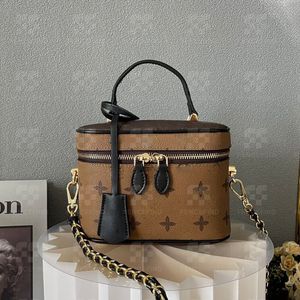 Vanity Bag Cosmetic Bag axelväska Designer Bag Makeup Bag Make Up Bag Luxury Cross Body Bag Toalettetis Bag Handle Handväska Kvinnor Präglad mode Ny stil FenceFinds