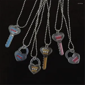 Pendant Necklaces Simple Trend Resin Heart-Shaped Lock Key Necklace Silver Color Clavicle Chain Couples Nightclub Hip Hop Jewelry