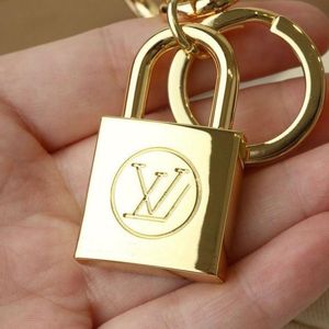 من أعلى الدرجة الذهب Sier Keyring Designer Gold Lock Keychain Men Women Car Key Chain Fashion Cute Loving Keychains with Gift Box Louiselies Vittonlies