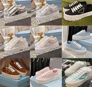 Designer Women Shoes Dress Nylon Casual Shoes Gabardine Classic Canvas Sneakers Brand Wheel Lady Stylist Trainers Fashion Platform Solid