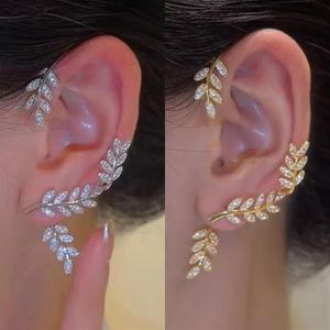 Clip-On skruv tillbaka icke-piercing Crystal Leaves Ear Clips Leaf Manschett för kvinnor Fashion Gold Silver Color Cubic Zirconia Clip Earri284e