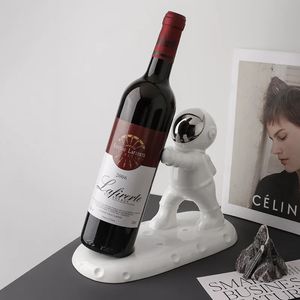 Decorative Objects Figurines Creative Hanging Wine Glass Holder Astronaut Rack Bottle Bar Cabinet Display Stand Shelf Gifts Table Decor 231204