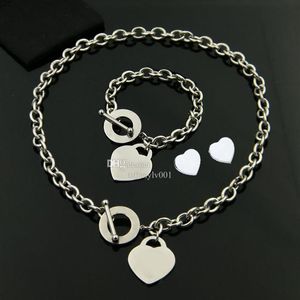 Love Heart Neckleace Bracelet مجموعات المجوهرات مصمم OT المجوهرات للنساء الأساور رجال قلادة عيد ميلاد هدية عيد الميلاد الزفاف 322O