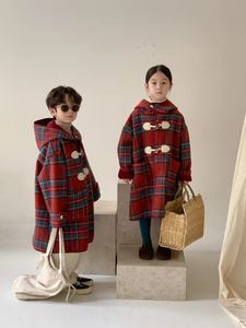 Jackets Children 's Coat 2023 Winter Boys'and Girls 'Korean Checkered Plushed Plushened Hooded Mid Length Top 231204