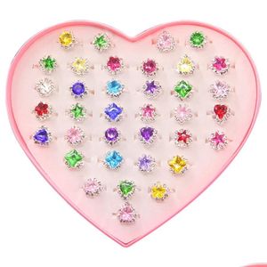 Pierścienie zespołowe 36PCS Colorf Rhinestone Klejnot pierścienia w pudełku Regulowana mała dziewczynka Jewel Kids Prezent Pre316t Drop dostawa pierścień biżuterii Dhjkx