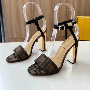 2024 Brunt tyg High Heeled Sandals Classics Jacquard Gold Metal Hollow Heel Round Ankle Strap Chunky Heel Sandaler Luxury Designer Party Dress Shoes