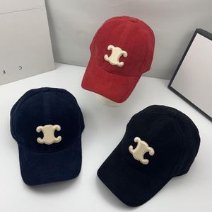 Nowe czapki zimowe Corduroy Big Letters Embodery Baseball Cap for Mens Women Designer Hats Fashion Street Hat Vailies 3 kolory