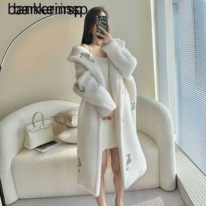 Luxury Wool Maxmaras Alpaca Coat Coat Samma material Hippocampus Bear Women's Mid Length Fleece Maillard70pf