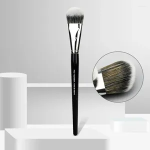 Makeup Brushes Professional Foundation Brush 47 Broom Head Liquid Shadow Concealer Kvinnor möter basskönhetsverktyg