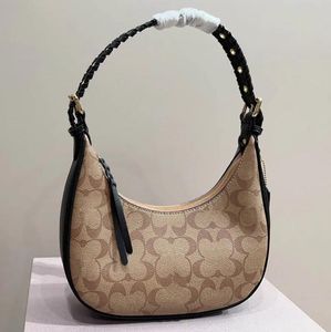 mode läder axelväskor designer handväskor lyxmåne påsar sadel mönster sadel underarmsäckar klassiska brev mode crossbody hobo handväska