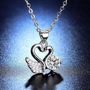 Designer Swan Pendant Mosan Full Diamond Personlig kvinnors smycken Halsband Holiday Christmas Gift