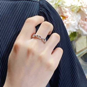 Klassiskt märkesdesignerband Rings Baby Move S925 Sterling Silver Hollow Square Moverble Zircon Charm Wedding Ring for Women Jewelry Party Gift 53dv