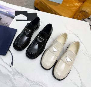 Tasarımcı Patent Loafers Trainers Erkek Kadın Günlük Monolit Üçgen Logosu Siyah Deri Ayakkabı Platformunu Artırın Cloudbust Klasik Spor Ayakkabıları