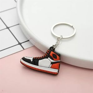 Mini Silicone Sneakers Keychains Nyckel Present Keychain Handväska kedje Nyckelhållare Bulk Pris basketsko Key Kedja
