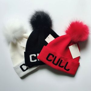 Cappello caldo con pompon Berretto firmato Berretto con cuffia Cappellino aderente Cappello invernale Cappello natalizio Cappello a secchiello Cappello lavorato a maglia Berretti con teschio primaverile Cappello di lana per uomo e donna Cappello rosso