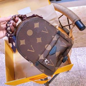 مينات مصممة للنساء حقائب ظهر صغيرة مع رسائل أزياء حقائب سفر صغيرة سيدة لطيفة معايير اليد مع مربع الهدايا 288R