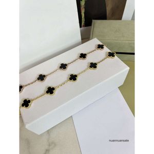 Classic Fashion Charm Bracelets Four Leaf Clover Designer Jewelry 18K Gold Bangle vanly Cloverly bracelet for women men Necklaces Chain elegant jewelery Gift