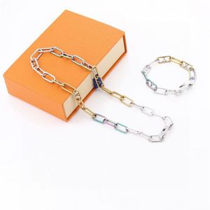 Europe America Fashion Jewelry Sets Men Gold silver Rainbow-colour Hardware Engraved V Letter Signature Chain Necklace Bracelet M8326f