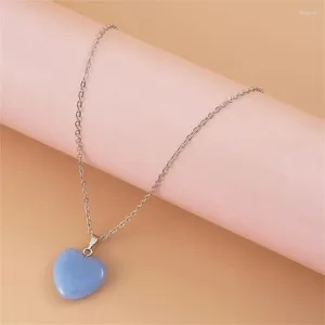 Collane con ciondolo 5 pezzi Collana di perline luminose Semplice cuore colorato Pietra naturale per donne al buio Regalo di gioielli di moda