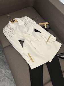 2024 Spring White / Black Beaded Rhinestone Blazers Solid Color Long Sleeve Notched-Lapel Double-Breasted Outwear Coats O3N262762